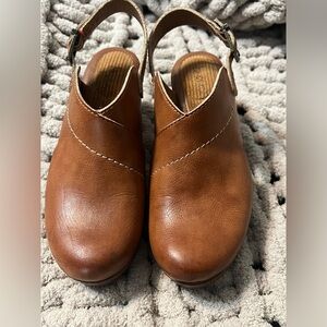 Born size 7 chunky heel clog/sandal